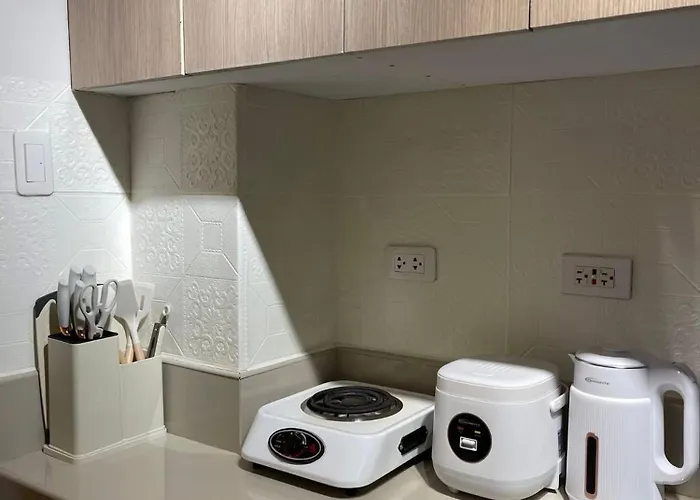 Jean's Place Tower 7 Trees Residences Fairview Newly Renovated Accommodatie bij particulieren *
